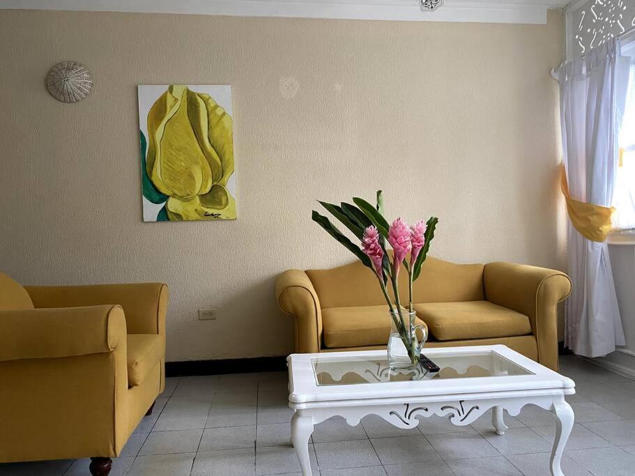 Lush Tropical Apartment Located In A 4-Star Resort Runaway Bay Exterior photo