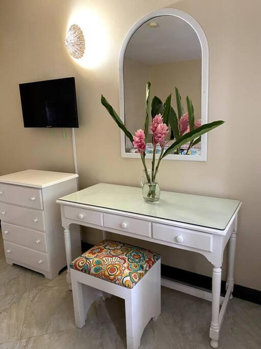 Lush Tropical Apartment Located In A 4-Star Resort Runaway Bay Exterior photo