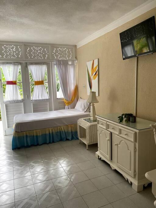 Lush Tropical Apartment Located In A 4-Star Resort Runaway Bay Exterior photo
